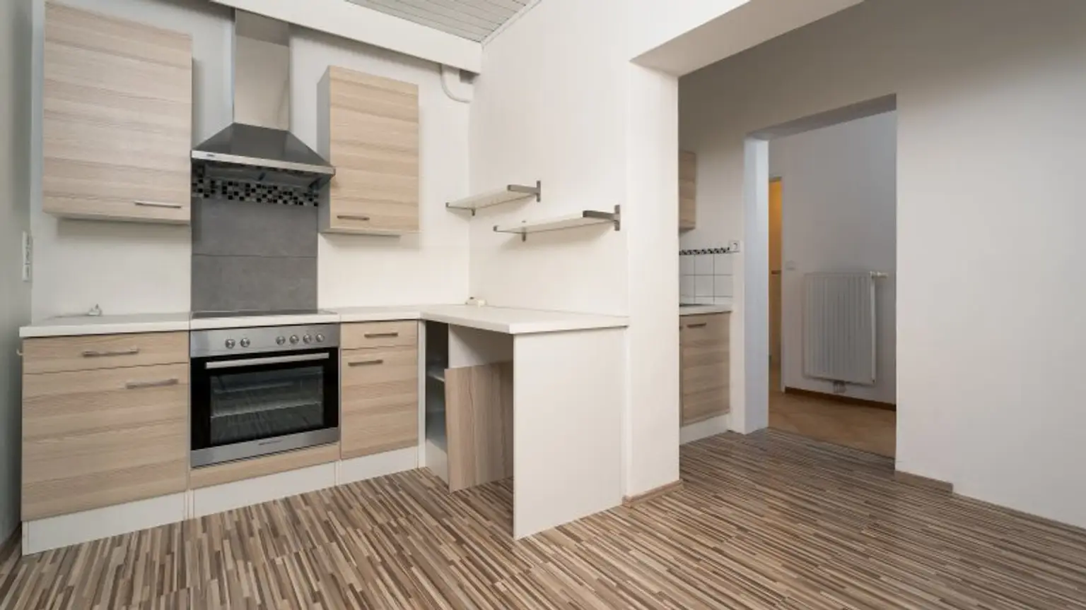 Sanierungsbedürftiges Ein / Zweifamilienhaus in Kerngebiet von Gänserndorf