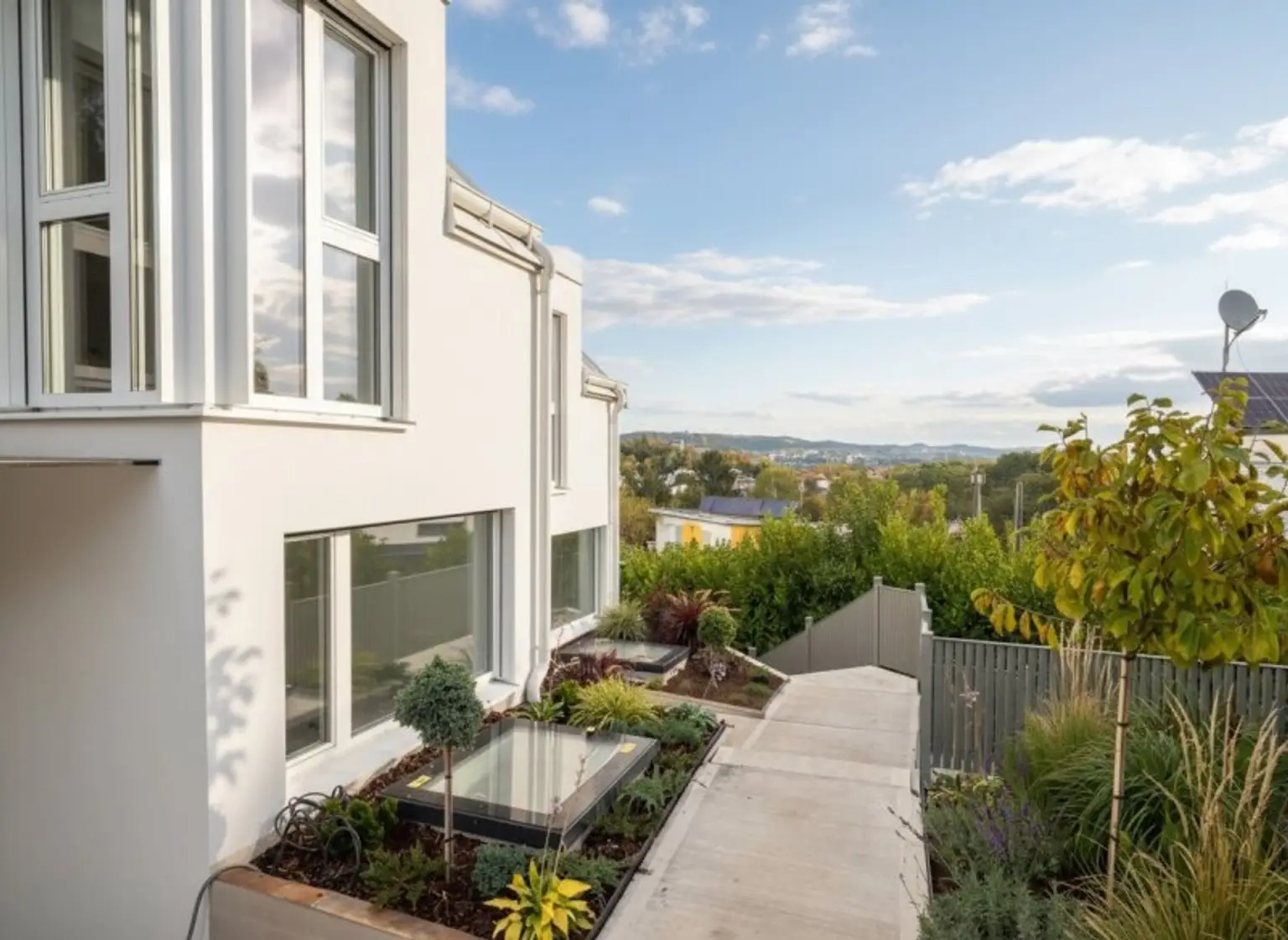 THE UNIQUE HILL SIDE RESIDENCES