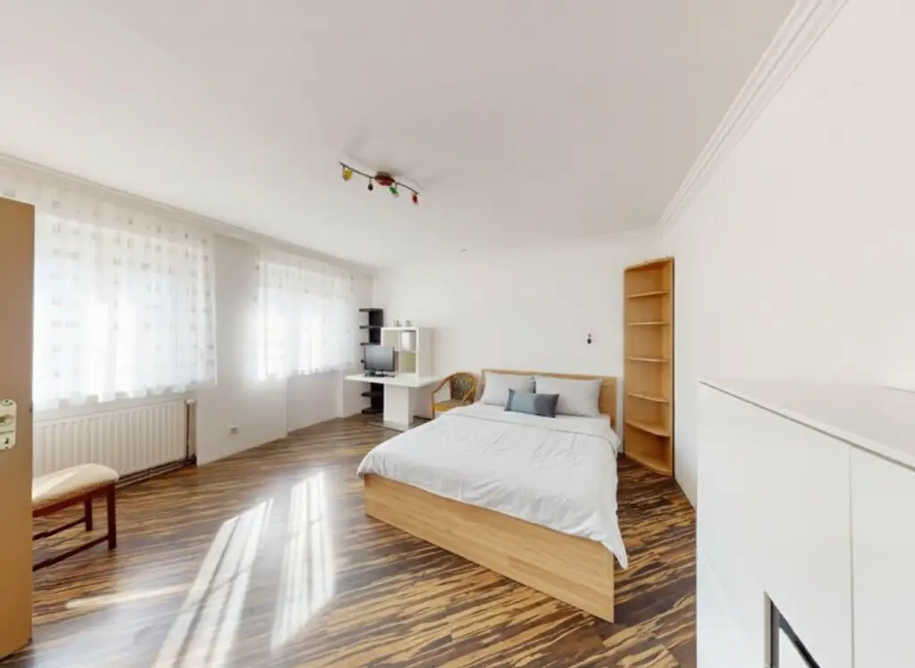 SANIERUNGSSCHNÄPPCHEN! Wer hier Hand anlegt, erfüllt sich seinen Wohntraum! Nähe Therme "Silent Spa"!