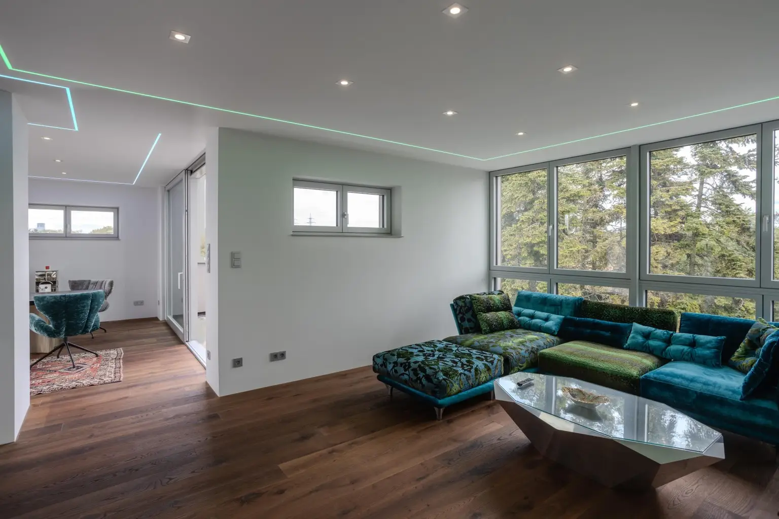 "Penthouse mit Sauna, Pools und eigenen Aufzug"