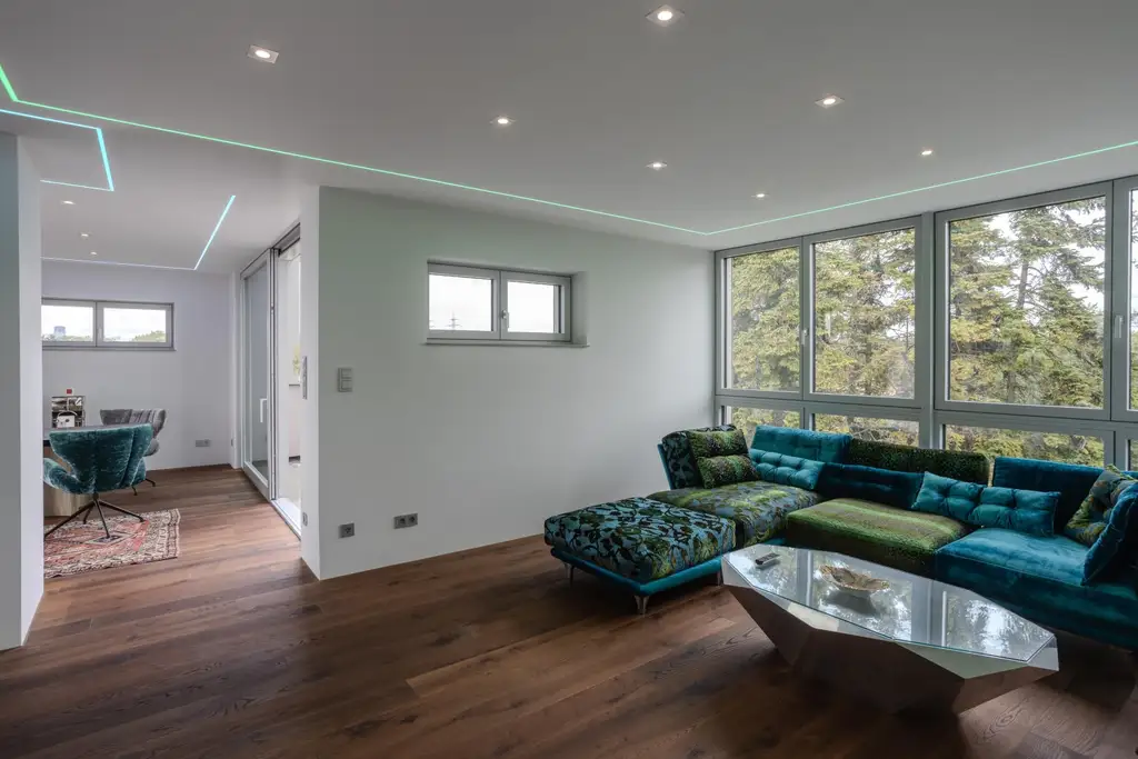 "Penthouse mit Sauna, Pools und eigenen Aufzug"