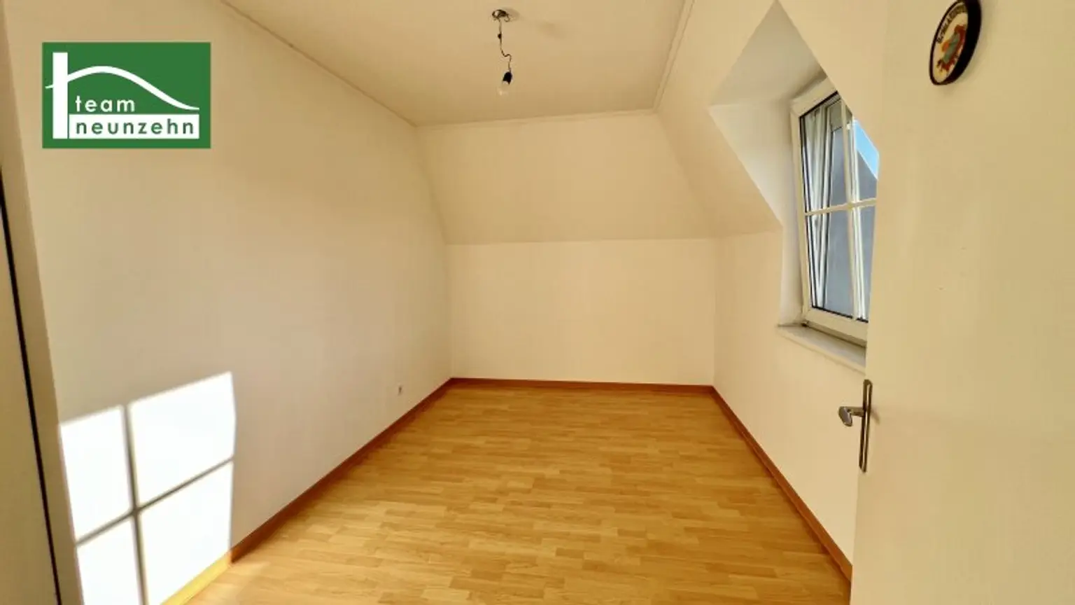 Charmante DG Wohnung, 52m² in Baden, bei LKH – Balkon & großer Keller mit ca. 14m² - nur 198.000€! (Kfz-Stellplatz extra)