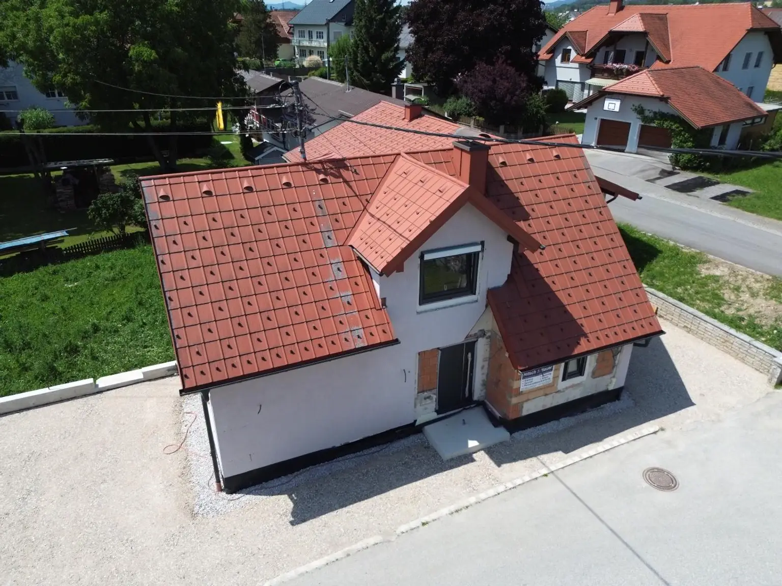 Renoviert, belagsfertig & bereit für Ihre Ideen! Einfamilienhaus mit Garten, Sonnenterrasse und Doppelgarage in Timelkam - BIETERVERFAHREN