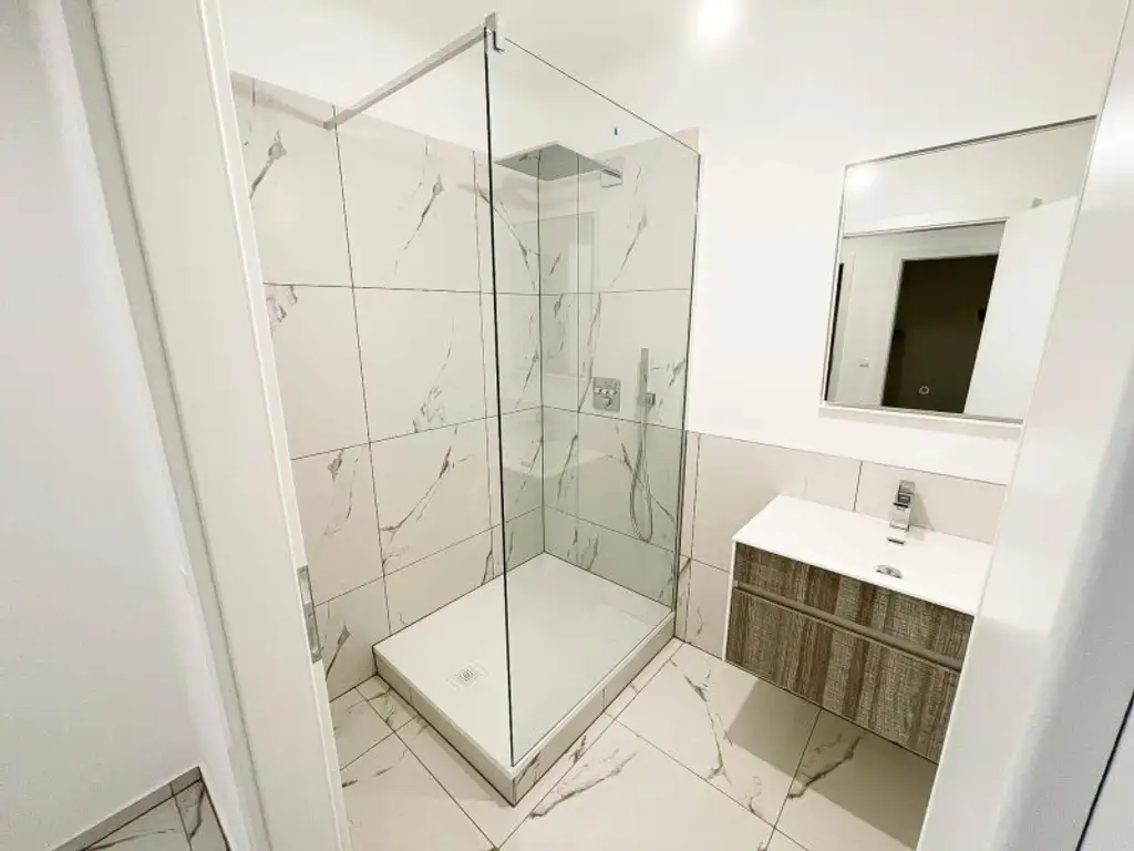 Exquisite, neu sanierte Wohnung in bester Lage – Ihr Traumzuhause wartet!