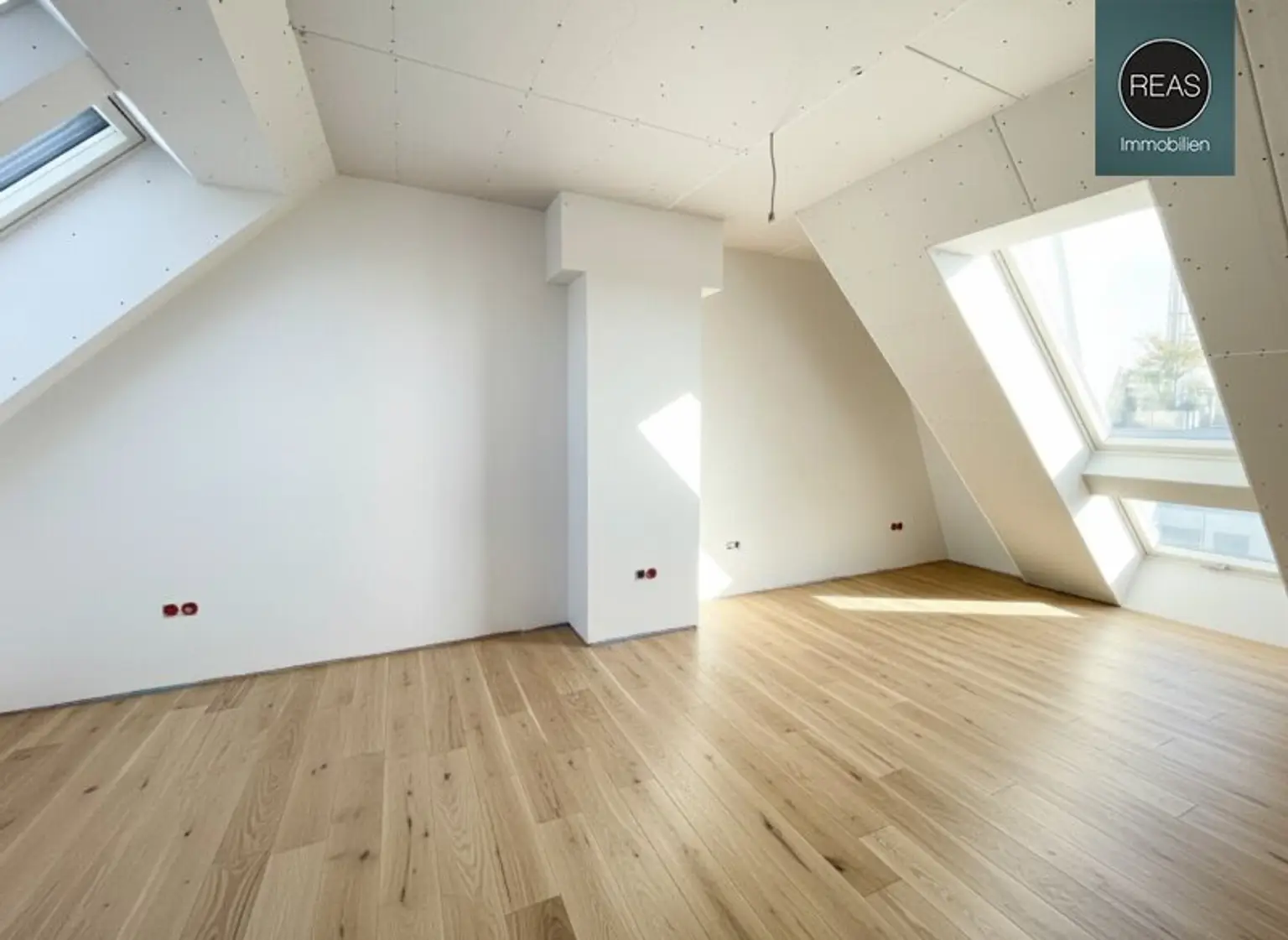 Erstbezug: Atemberaubendes Dachgeschoss - Apartment (klimatisiert) mit 3 Terrassen und hochwertiger Ausstattung im Trendbezirk Ottakring!