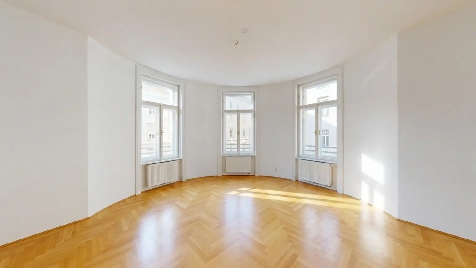 GROSSZÜGIGE ALTBAU-EINHEIT NAHE STADTPARK | WOHNEN & ARBEITEN AUF 227 M² (TOP 17 & 17A)