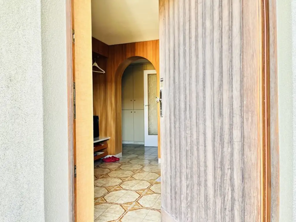 Haus mit Potenzial in Kierling – Ruheoase mit Garten, Pool & Wintergarten