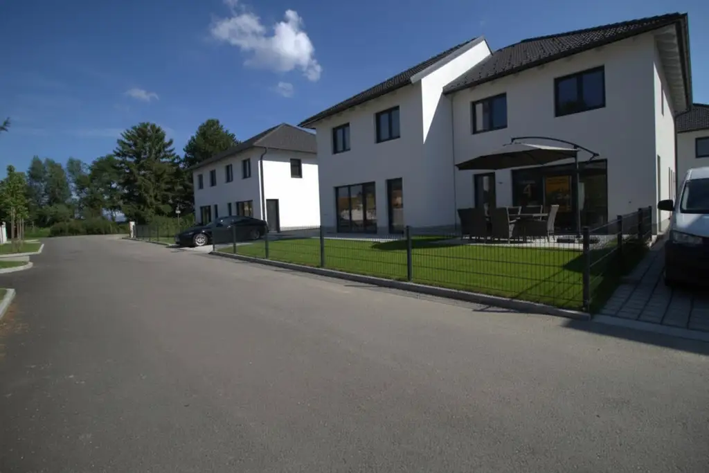🏡 Erstbezug in EBENFURTH! Doppelhaushälfte mit Garten & 116 m² Wohnfläche – Jetzt besichtigen!