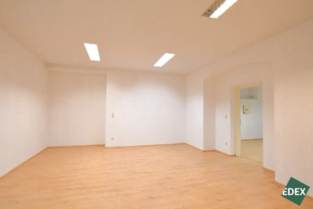 Büro direkt in der City!