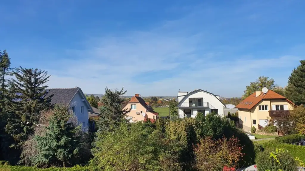 Zinshaus mit 5 Wohneinheiten, 5 KFZ Garagenplätze, Balkone, Garten (vermietet)