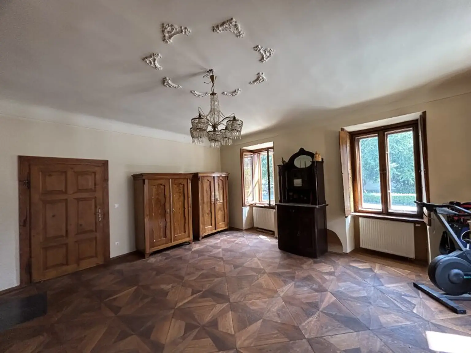 +++ Historisches Mehrfamilienhaus mit Charakter und Potenzial – eines der ältesten Gebäude Kőszegs! +++