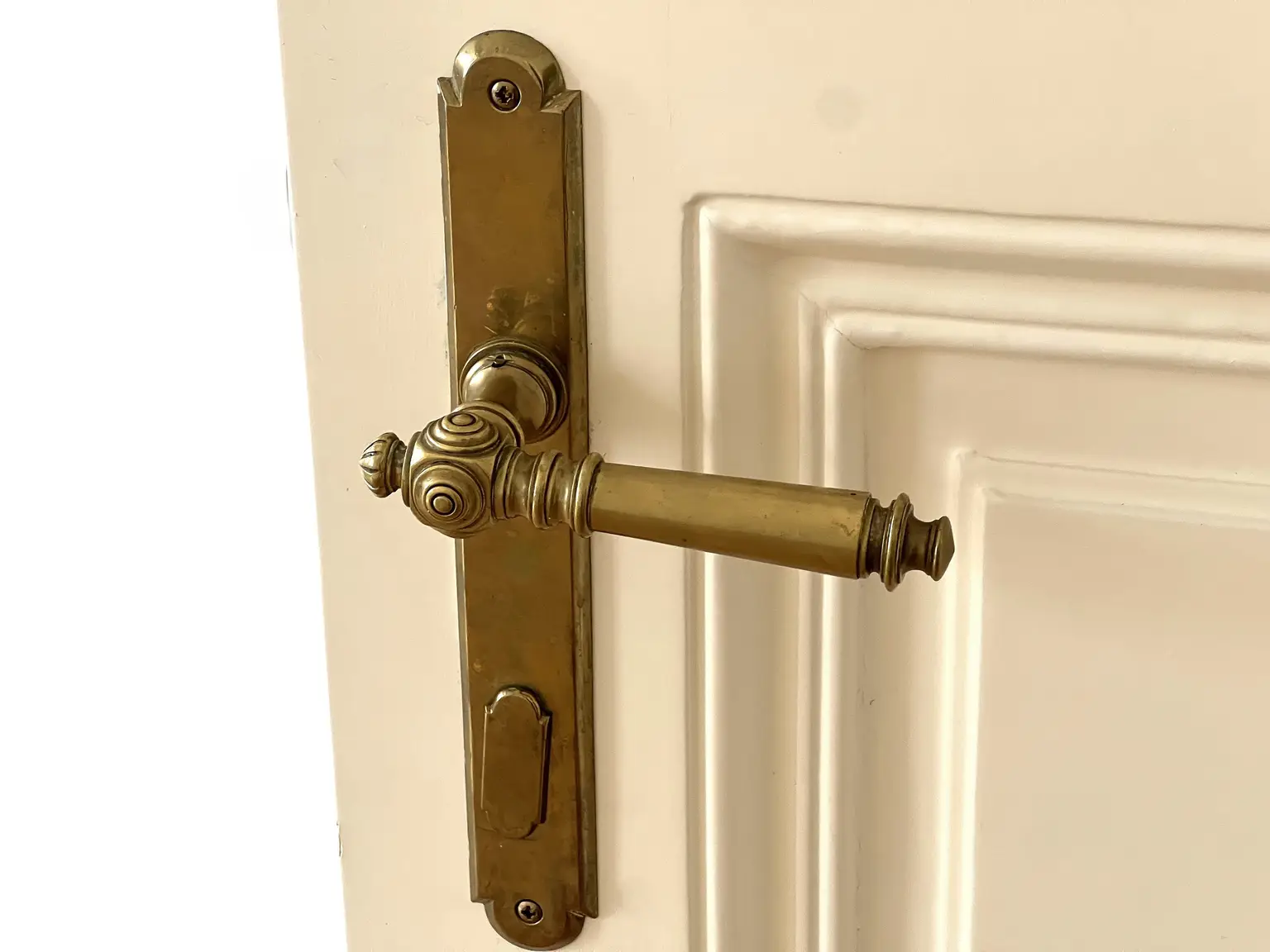 Stilvolle 6-Zimmer Wohnung im repräsentativen Haus