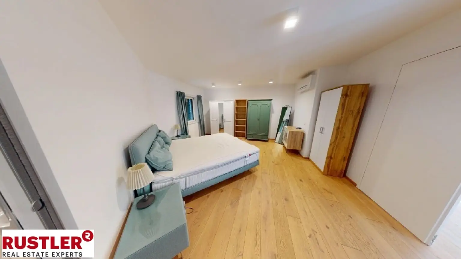 Schlafzimmer 5