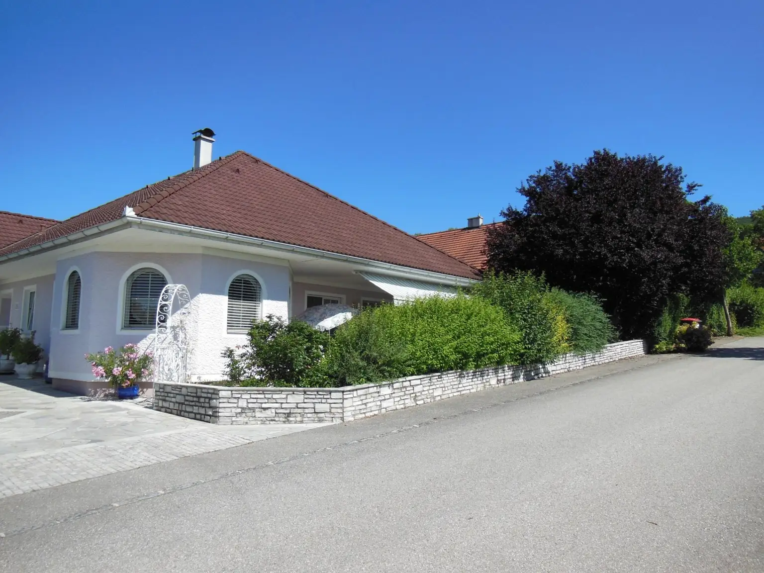 Schöner, sehr gepflegter Bungalow