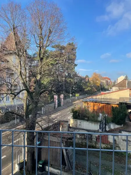 Repräsentatives Altbaubüro mit 2 Balkonen und Blick auf das Stift Klosterneuburg