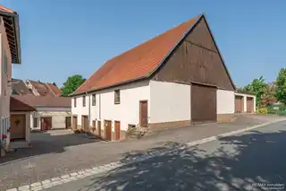 Scheune und Garage
