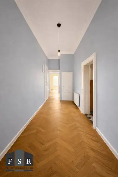 (derzeit) 4 Zimmer-Wohnung in wunderschönem, denkmalgeschütztem Gründerzeithaus nahe Belvedere - Gestalten Sie gerne Ihren eigene Wohnung