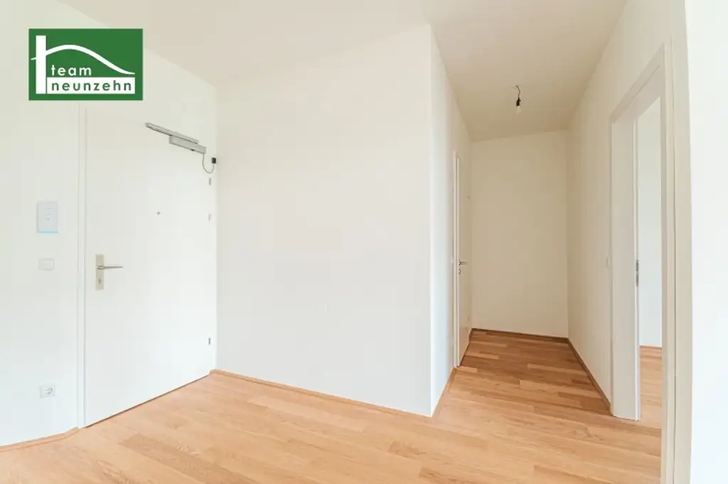 Alles was man sich wünscht – kostengünstige Heizung/“Kühlung“ über Erdwärme, PV-Anlage, weitläufige Grünflächen