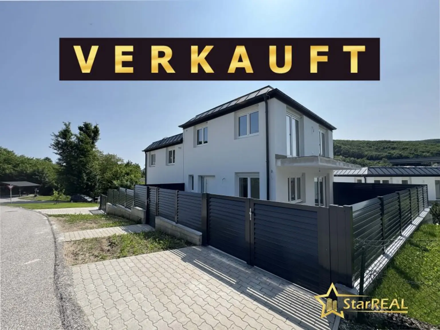 TOP-ZENTRUMSLAGE. EXQUISITES 5 ZIMMER-ZIEGELHAUS! 2 BÄDER-3 TOILETTEN. EDLE AUSSENANLAGEN. PROVISIONSFREI für den Käufer.