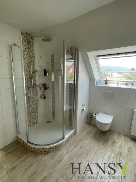 Neuwertiges Traum-Einfamilienhaus in Pfaffstätten: Stil, Pool und Gartenparadies!