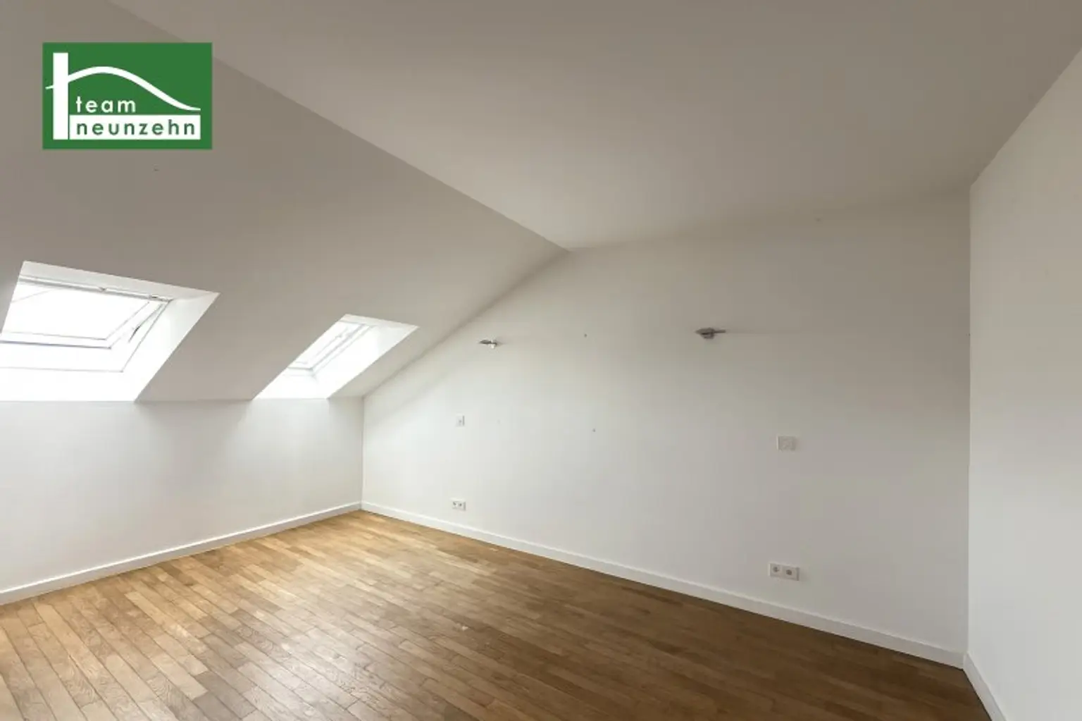 Stilvolle Dachgeschoss-Maisonette mit 3,5 Zimmern, riesiger Terrasse und WG-Eignung nahe U6 Nußdorfer Straße!