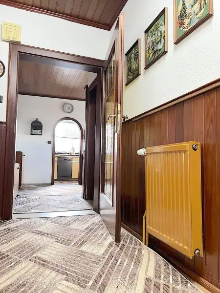 Einfamilienhaus mit 95 m² Wohnfläche, Keller, Garage und 416 m² Garten in Eggern