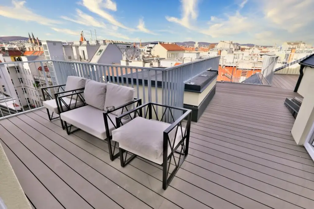 Bezugsfertige Dachwohnung mit 3 Zimmer, großem Balkon und interessanter 36 m² großer Dachterrasse
