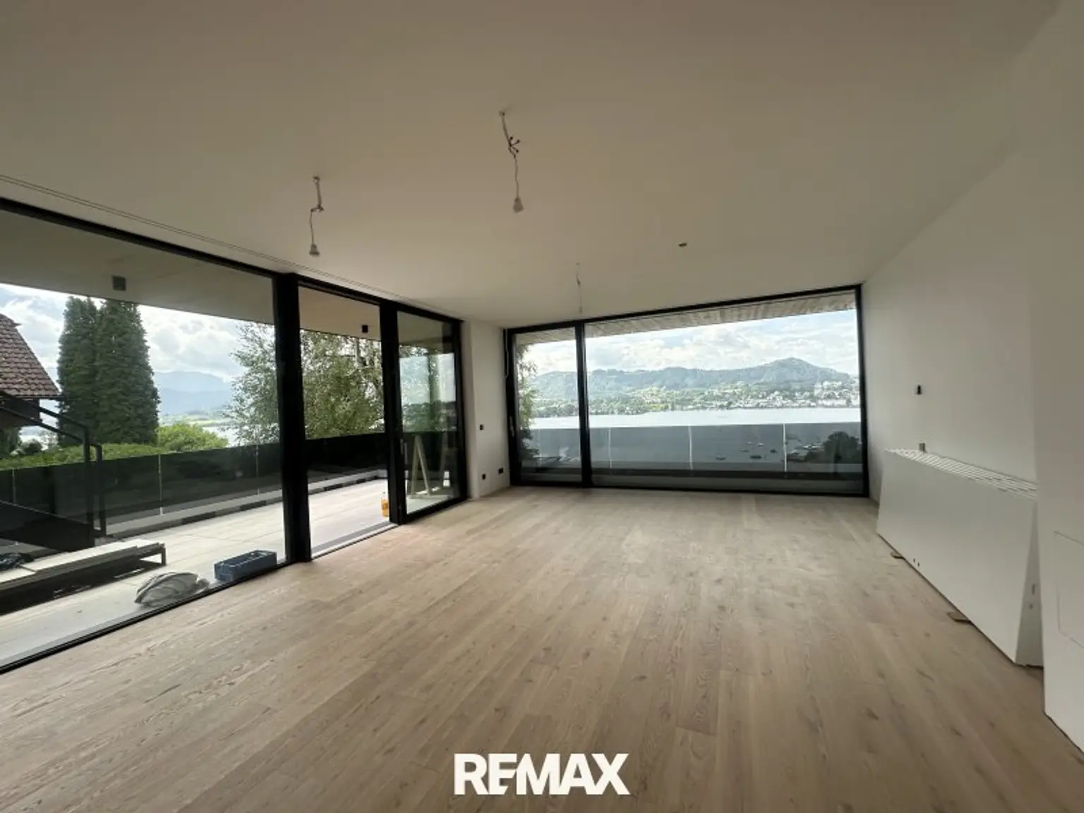 Wohnzimmer mit Terrasse