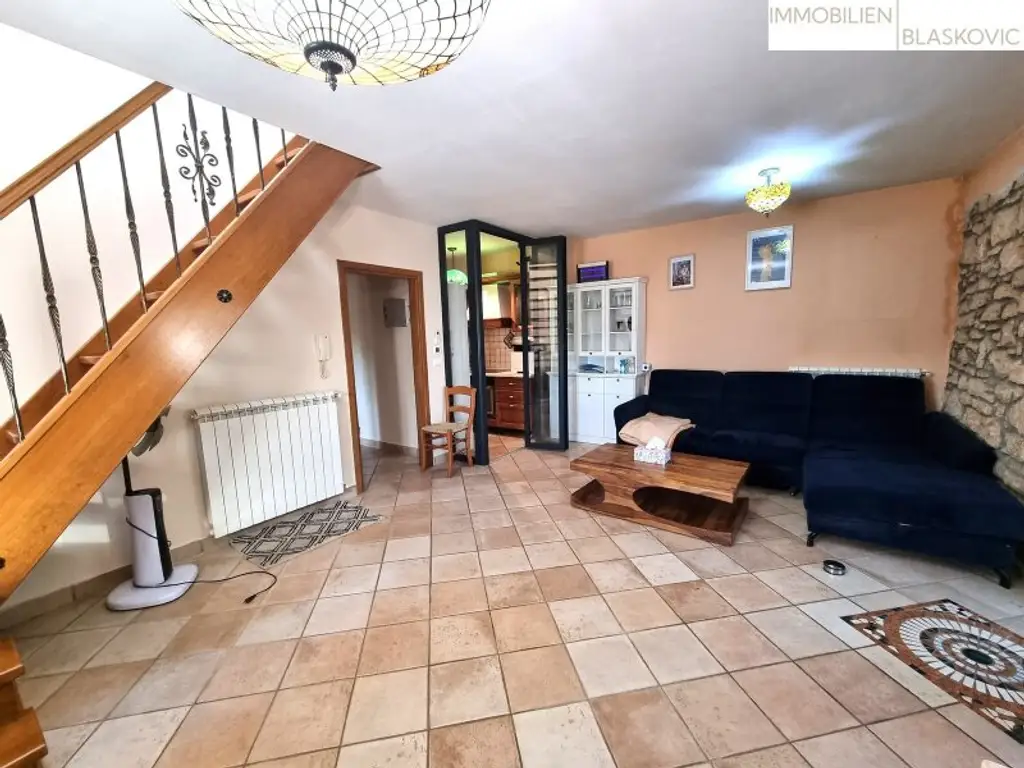 Porec Umgebung - Attraktives Steinhaus mit 2 Appartements und Pool/Wellness