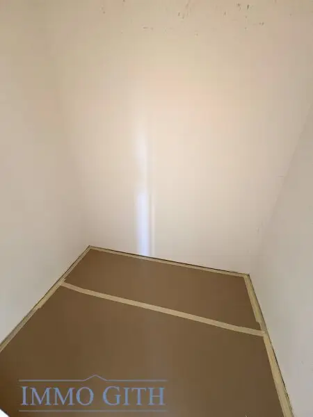 EXKLUSIVE ALTBAUWOHNUNG MIT 2 BALKONEN UND TRAUMBLICK ÜBER WIEN – 258 m² IN BESTLAGE DES 4. BEZIRKS UNBEFRISTET ZU MIETEN!