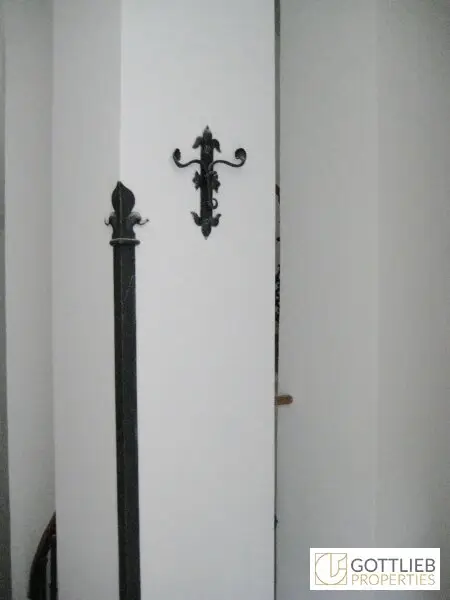 Bestlage Hamerlingplatz! 6-Zimmer-Stilaltbau-Apartment mit herrlicher West-Loggia und optionalem Tiefgaragenplatz in Grünruhelage