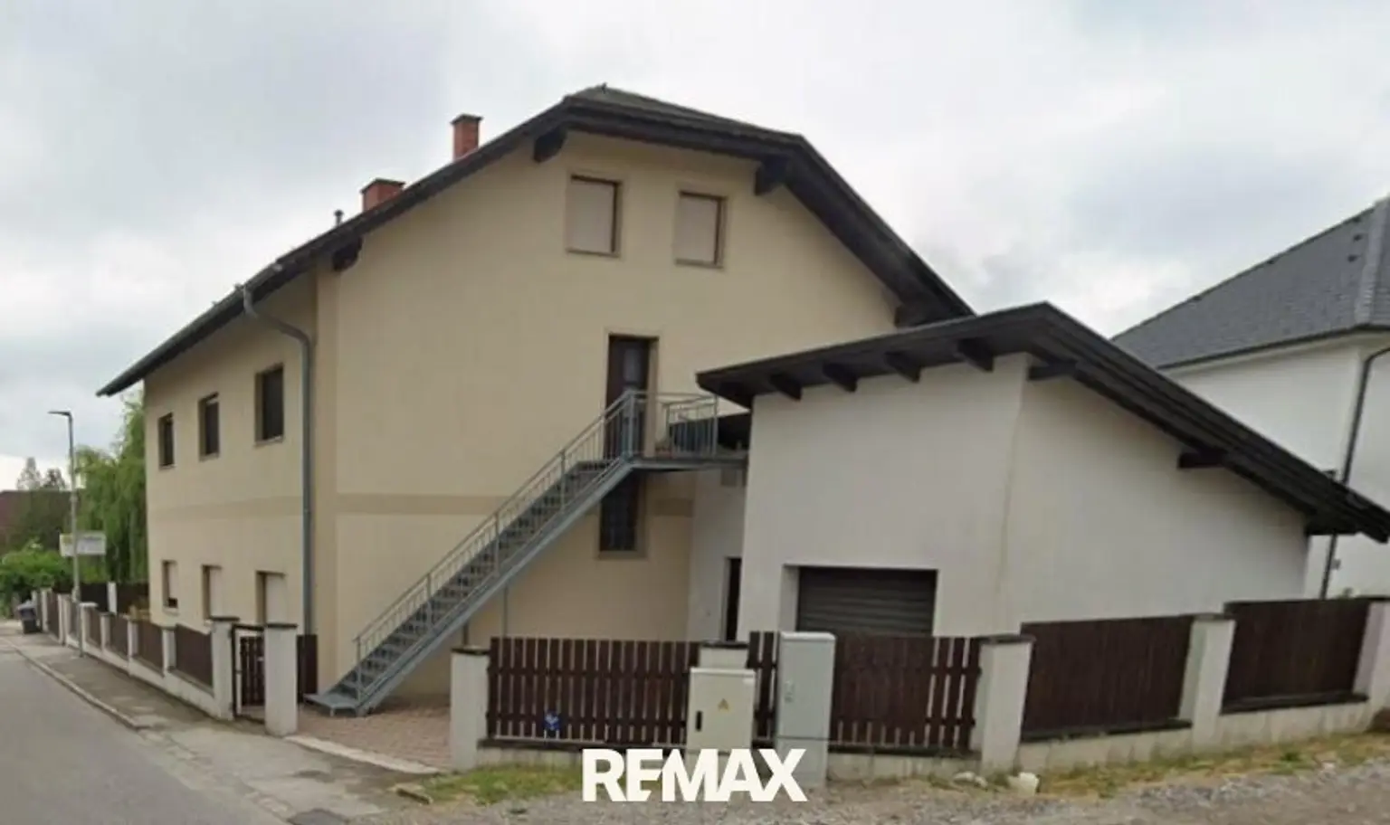 Objekt 2 - Garage mit Autoabstellplatz