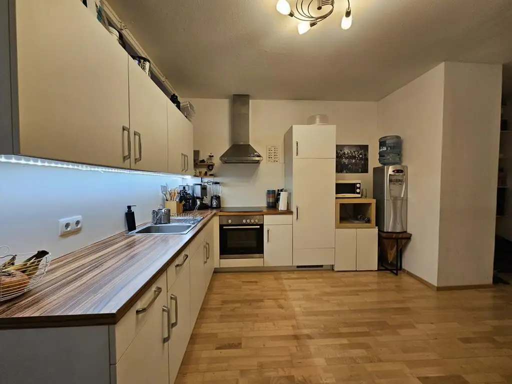 Sonnige, teilmöblierte 2-Zimmer Whg. in der Plentznerstraße