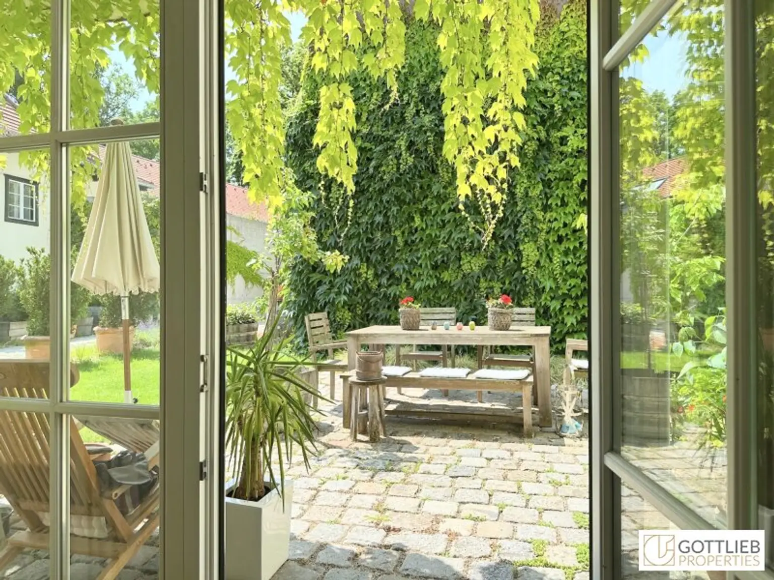 Bestlage Grinzing! Außergewöhnliche 3-Zimmer-Wohnung mit südseitigem Eigengarten in historischem Winzerhaus aus dem 16. Jahrhundert