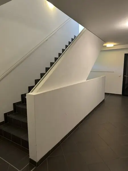 im Stiegenhaus