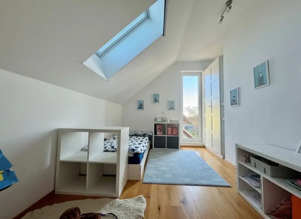 Modernes Einfamilienhaus mit exklusivem Schwimmteich/Naturpool