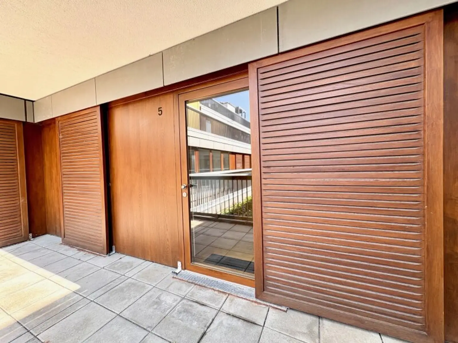 DG-WOHNUNG MIT PRIVATER TERRASSE NÄHE STEPHANSPLATZ