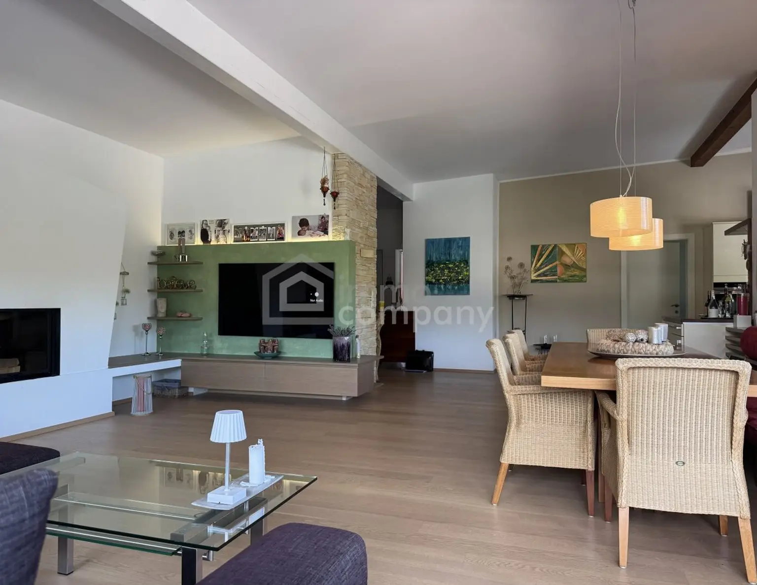 Bungalow in einmaliger Lage in Attersee Ort. 155m² Luxus mit kleinem Garten und großer Terrasse!