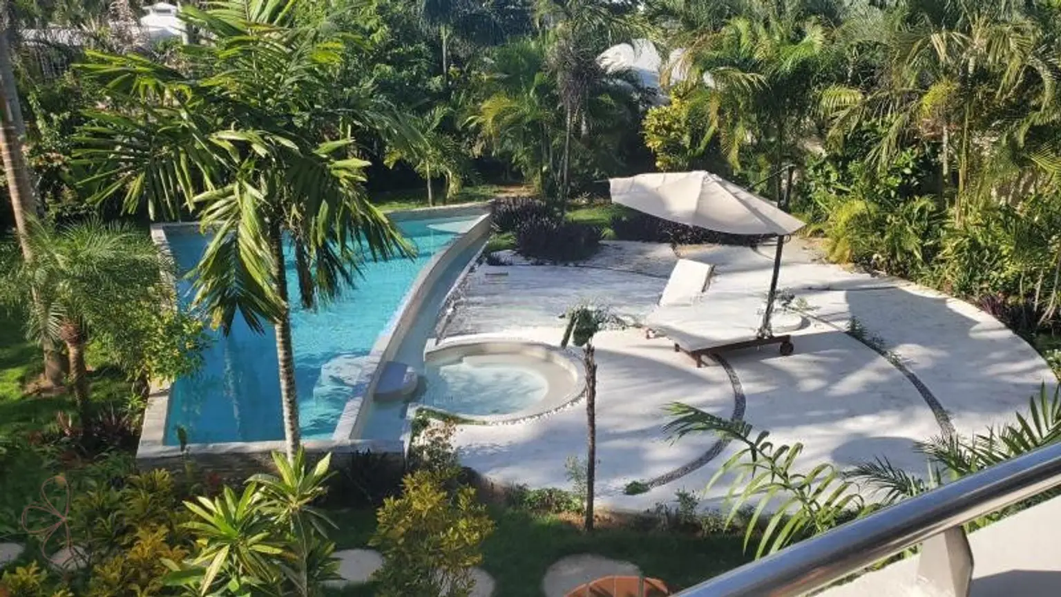 wmimg_amavi-real-estate-las-terrenas-dr-forsale-B&A-apartment-outside11