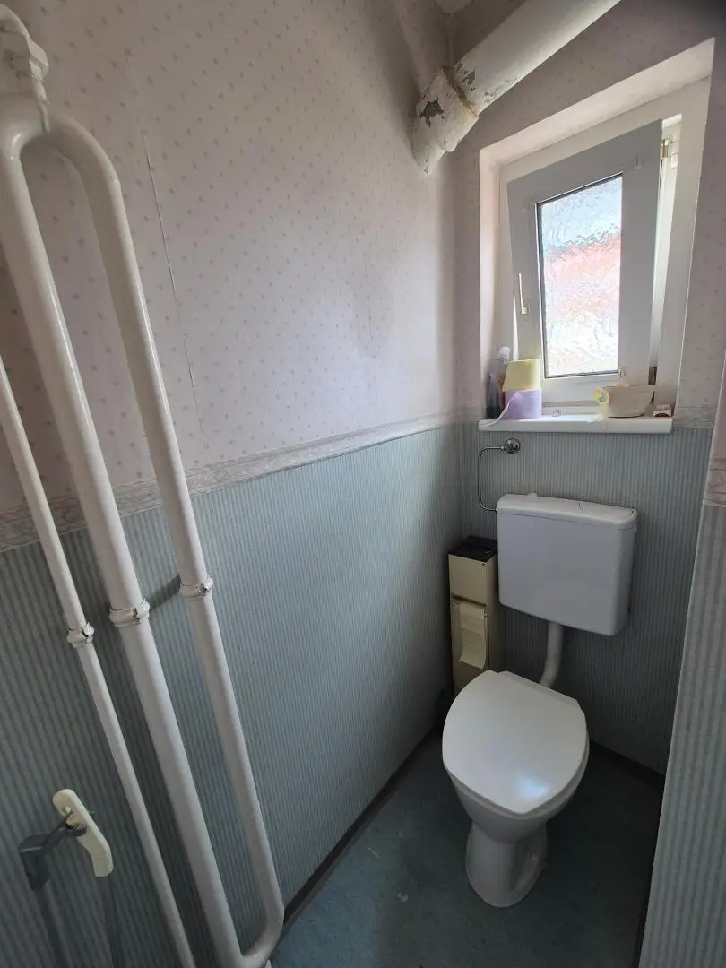 Renovierungsbedürftiges Mittelreihenhaus