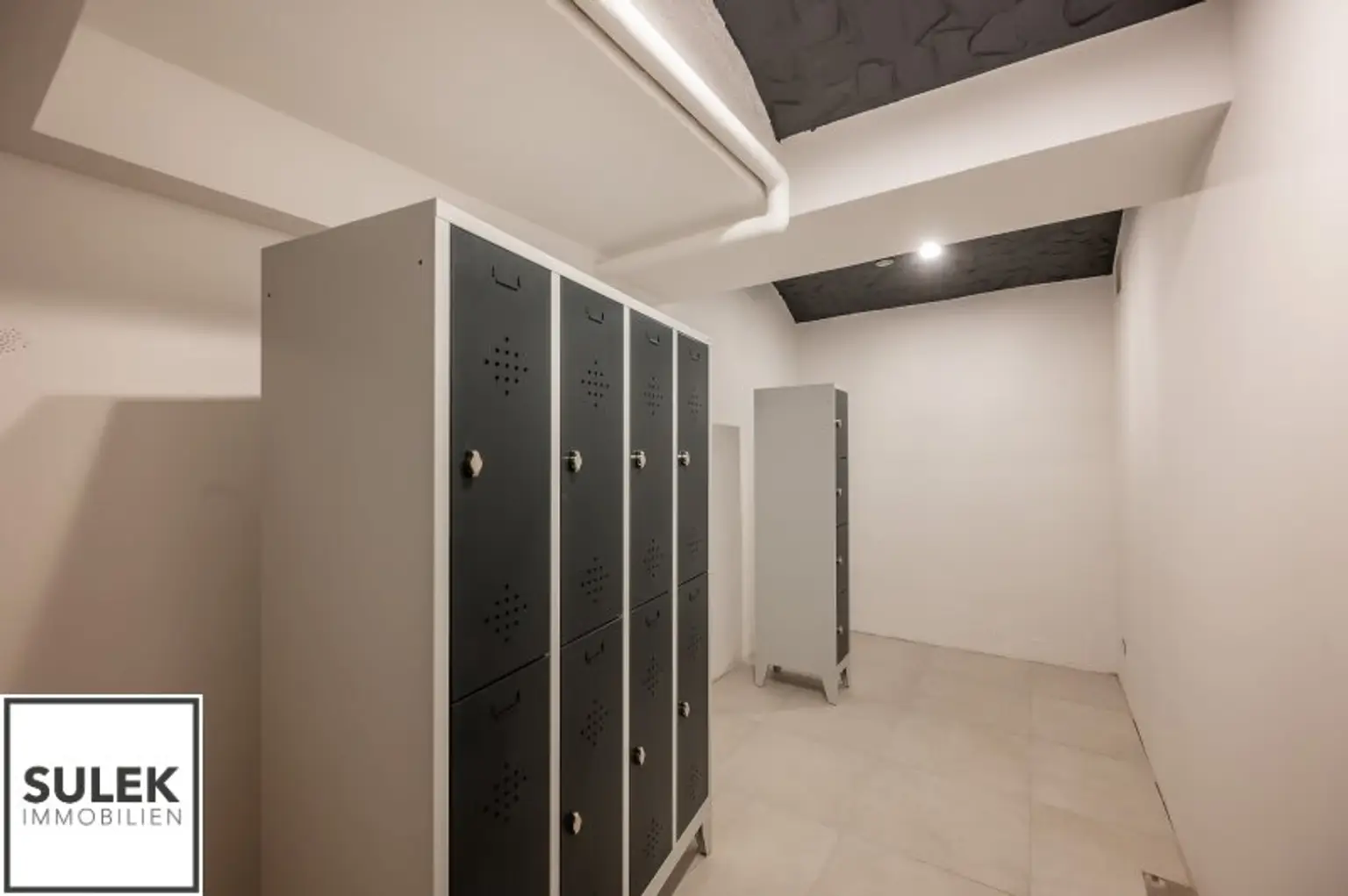 Ihr neuer Unternehmenssitz: Modernes Büro/ Praxisgebäude in Mödling mit Top-Anbindung