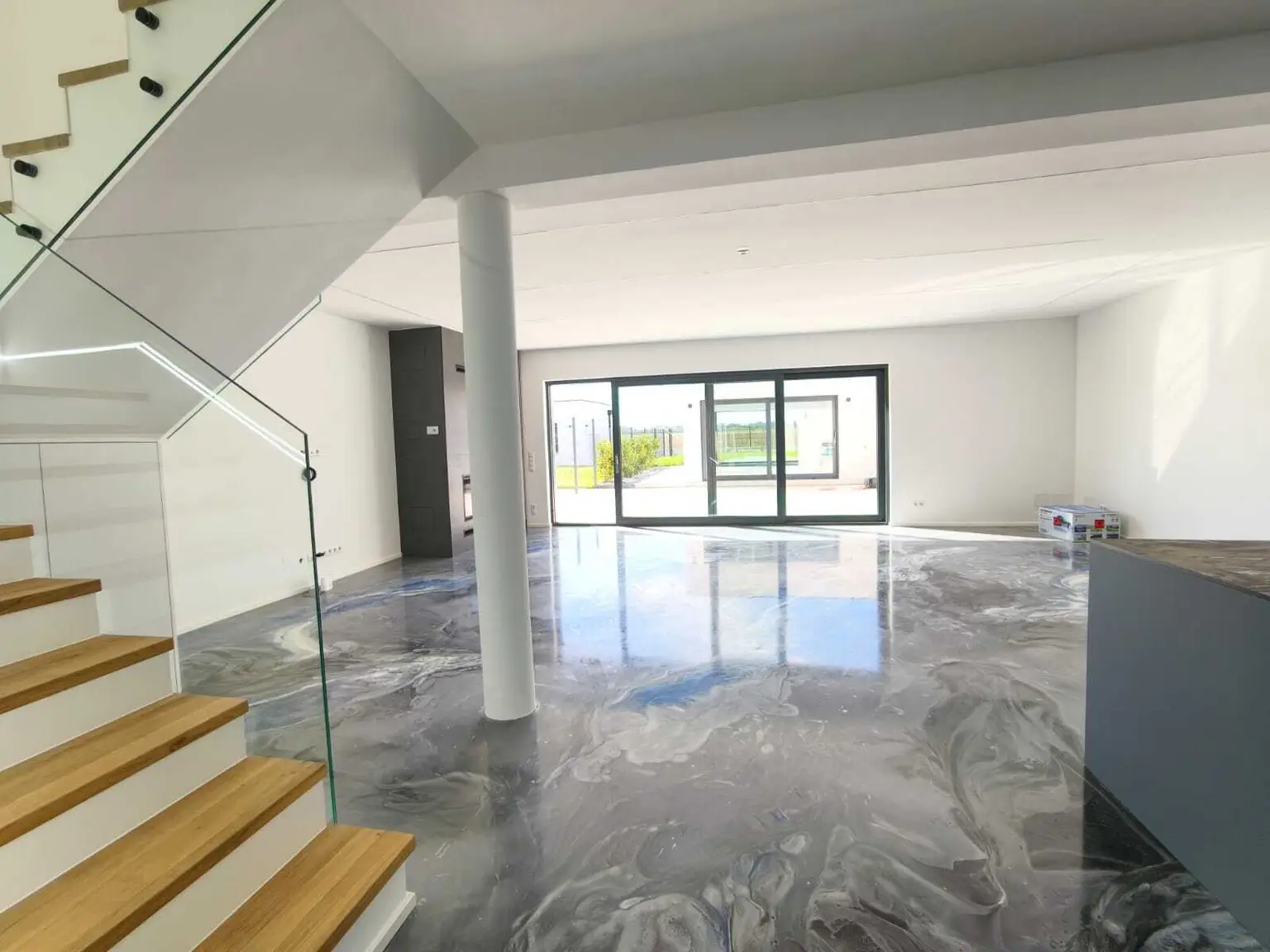 Zwei edle Doppelhaushälften zu vermieten: mit Poolhalle oder mit Sauna + Fitnessraum!