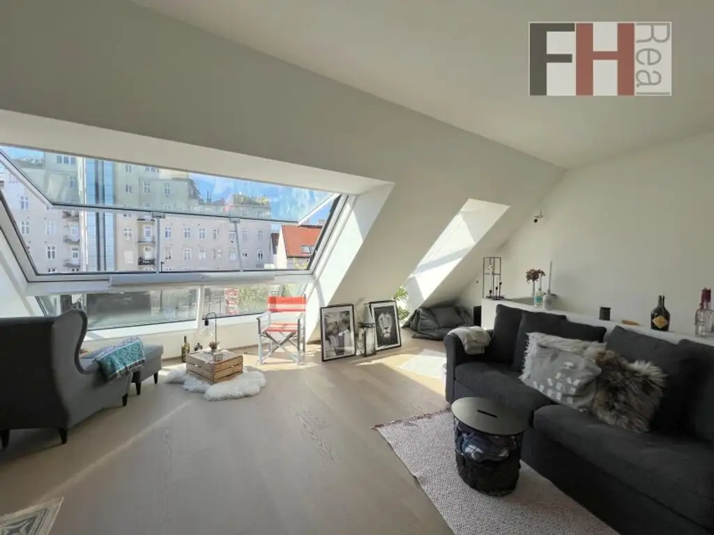 Neuwertige Dachgeschossmaisonette in Mariahilfer TOP-Lage, 2,5 Zimmer, 2 Terrassen Richtung Nord/West in ruhigen Innenhof!