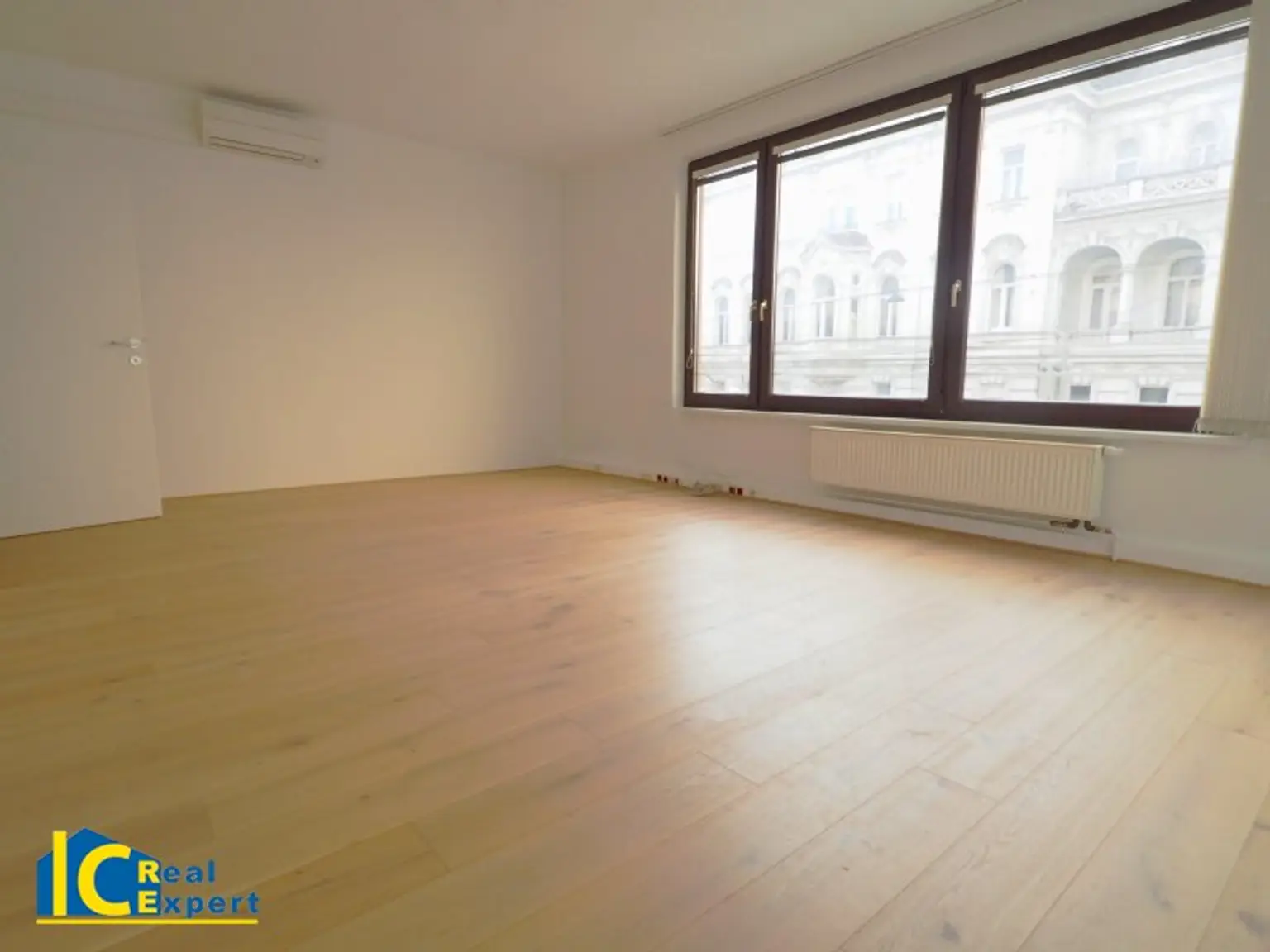 geräumiger Wohnraum