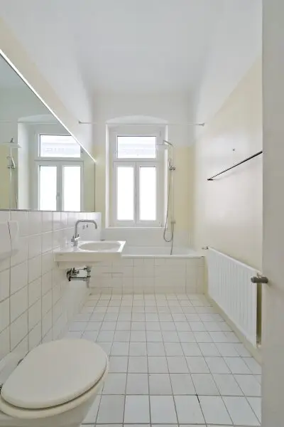 Studio und hippes Wohnen auf 93m² - sonnendurchflutete hohe Räume im Altbau!