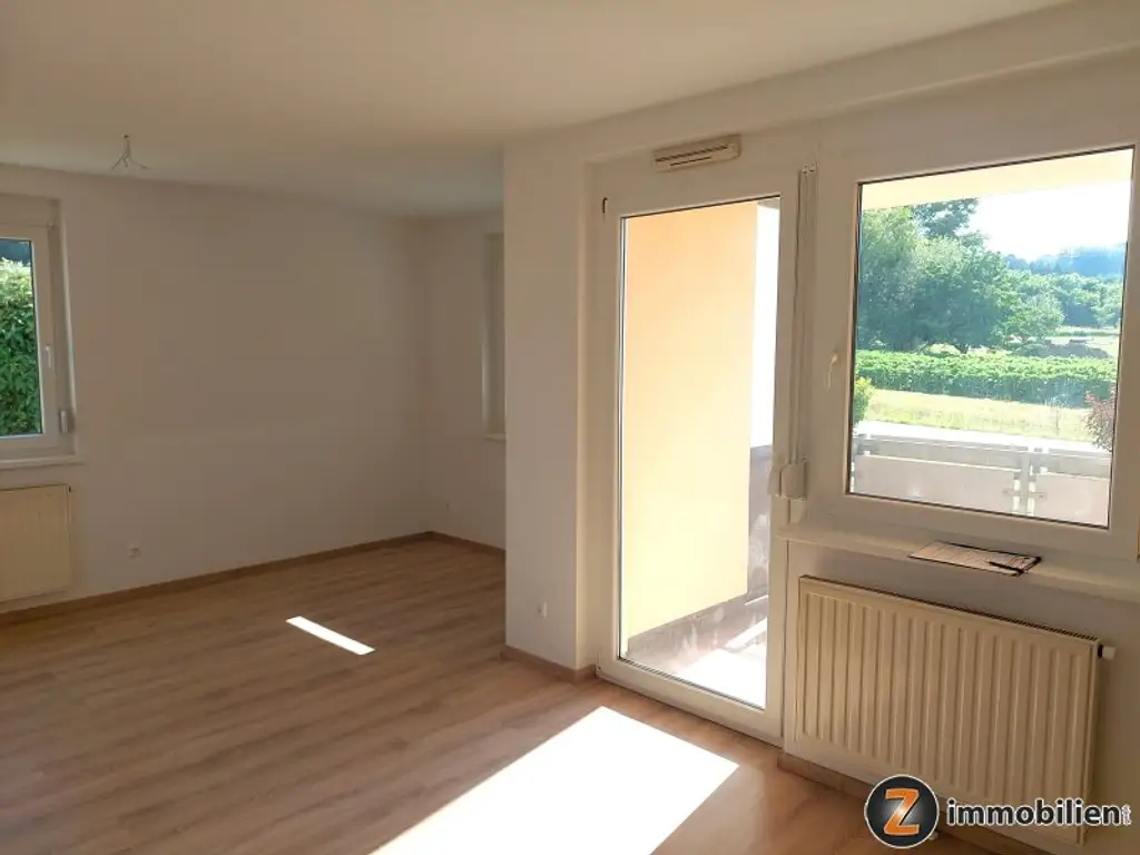 Wallendorf: Sonnige Erdgeschoßwohnung mit Terrasse