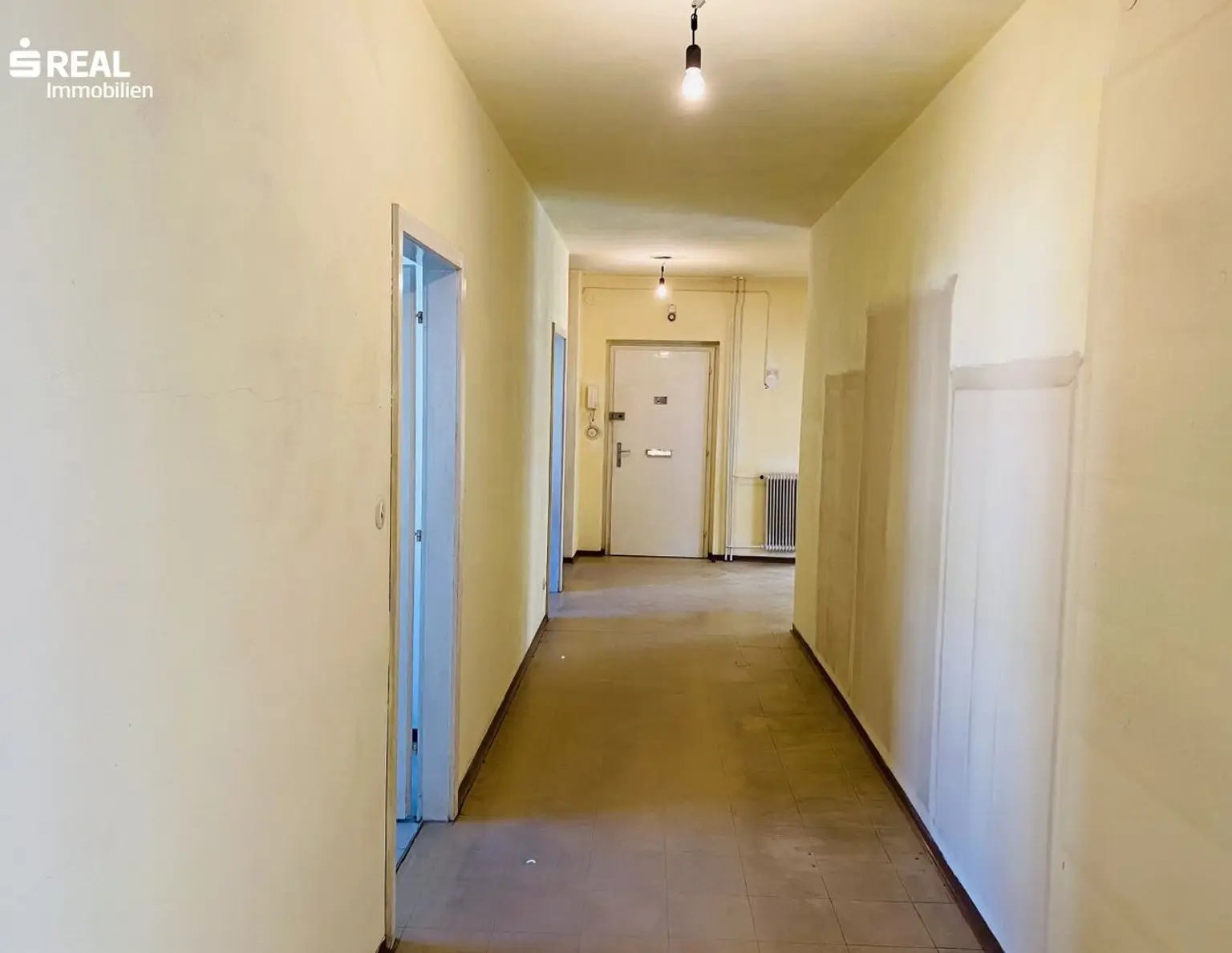 Geräumige 6-Zimmer-Wohnung mit Balkon Nähe NAWI