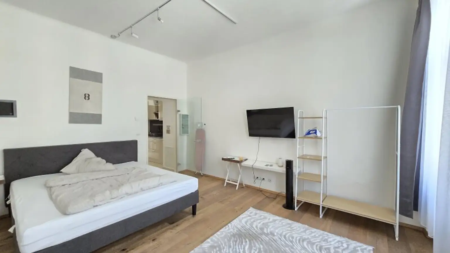 Schöne 1.Zi., Wohnung neu renoviert