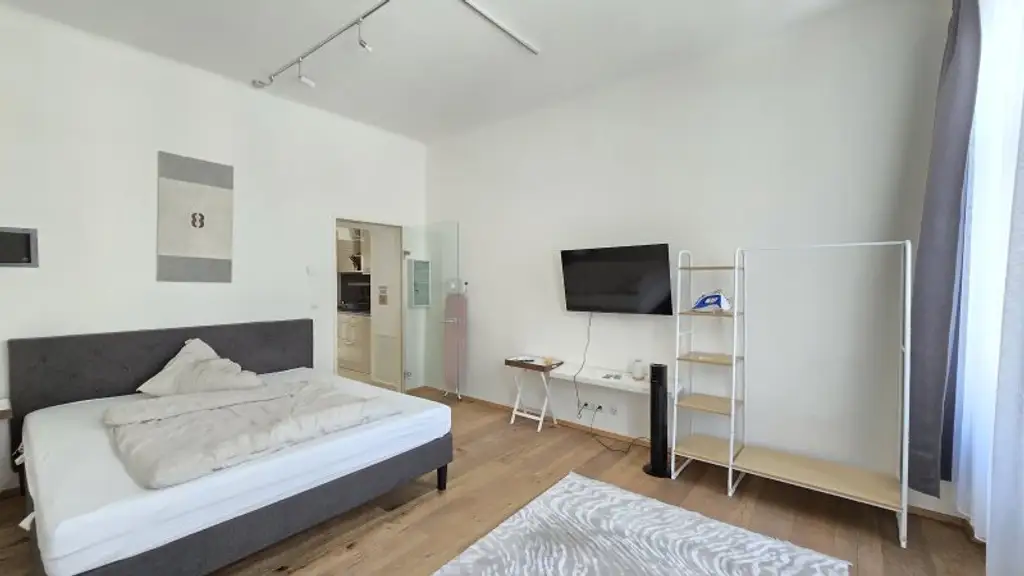 Schöne 1.Zi., Wohnung neu renoviert