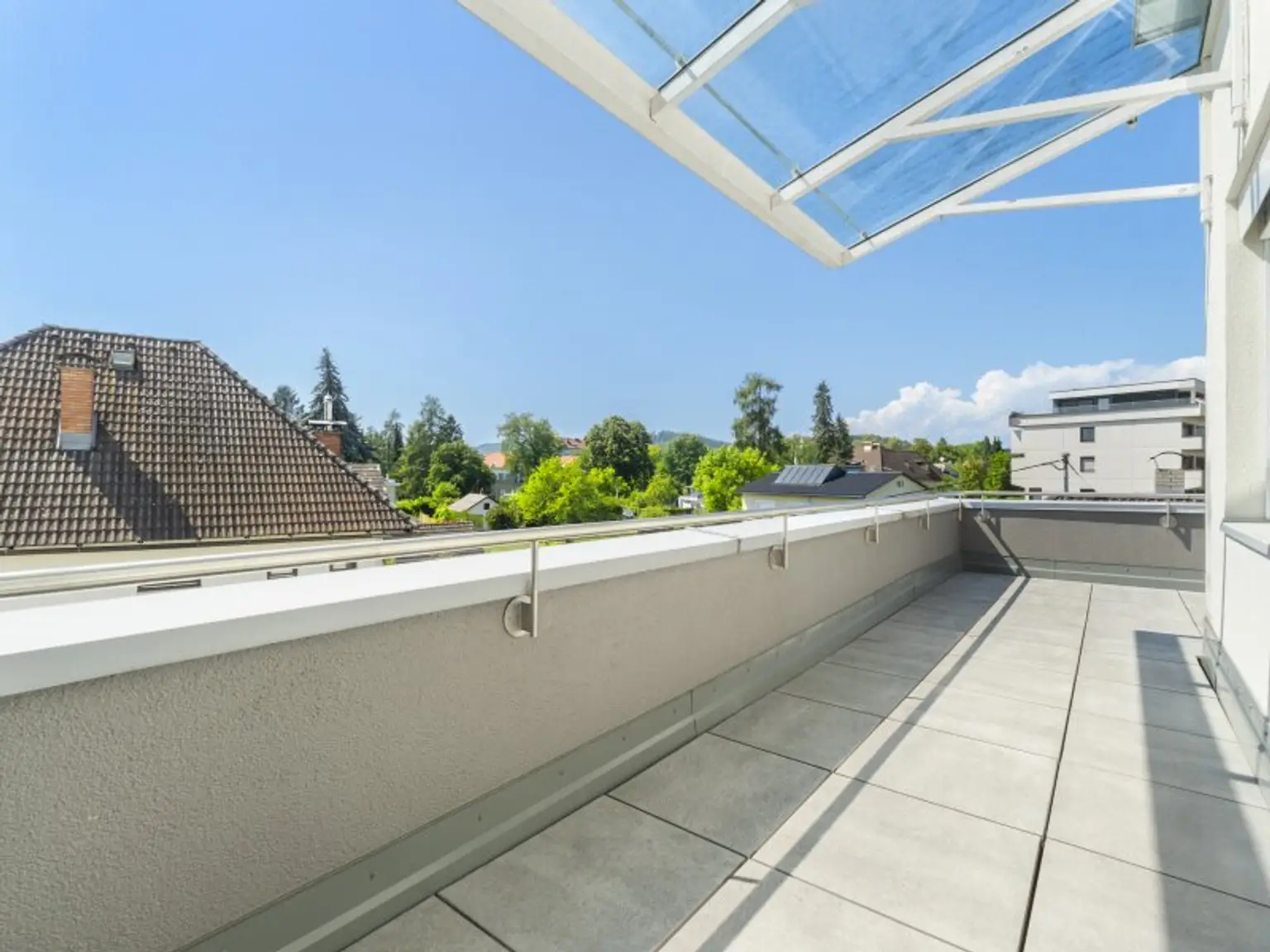 Traumhafte und junge 4 Zimmer 110m² Terrassenwohnung plus 2 Tiefgaragenplätze - Stadtwohnung - Hans-Sachs-Straße